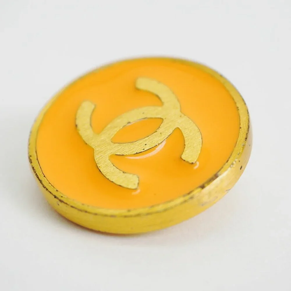 CHANEL Black Earrings - Picture 5 of 6